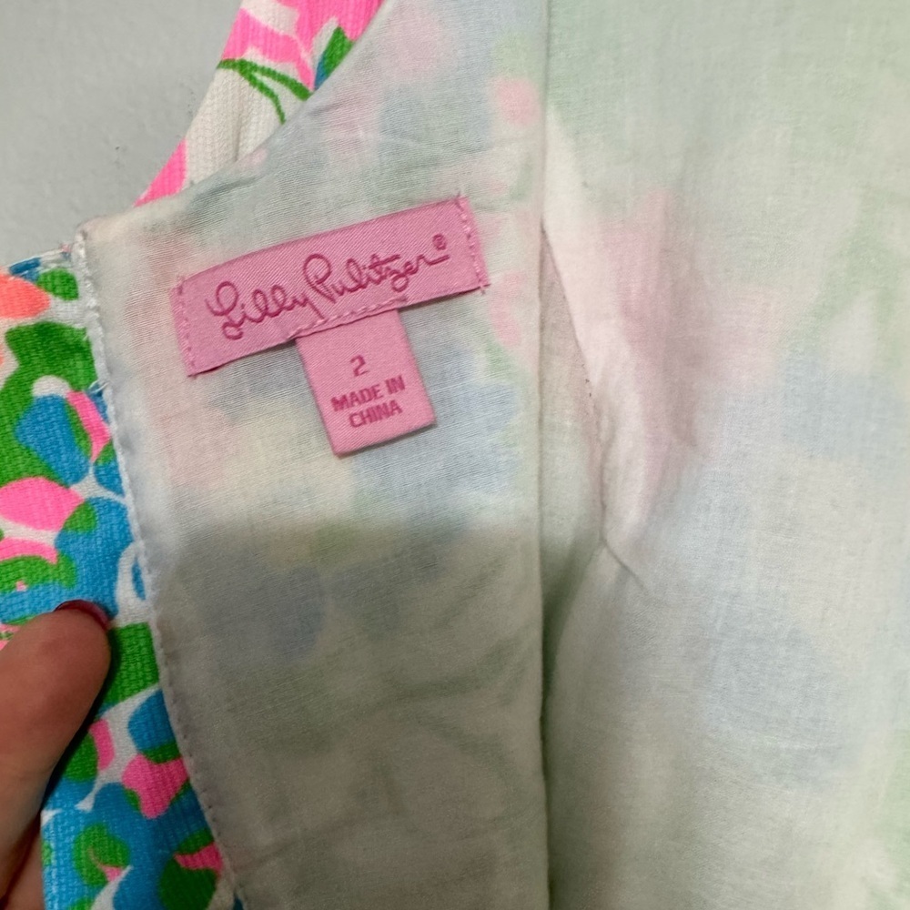 Lilly Pulitzer Cathy Shift Dress in Hibiscus Stroll - 2 - Picture 6 of 7